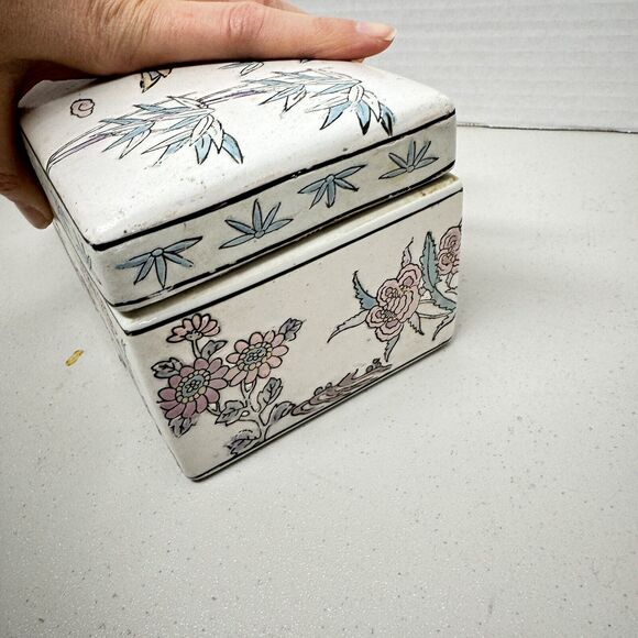 Vintage Chinese Ceramic Trinket Box 8.75" With Lid Crane Bird Floral Home Decor - Picture 12 of 13